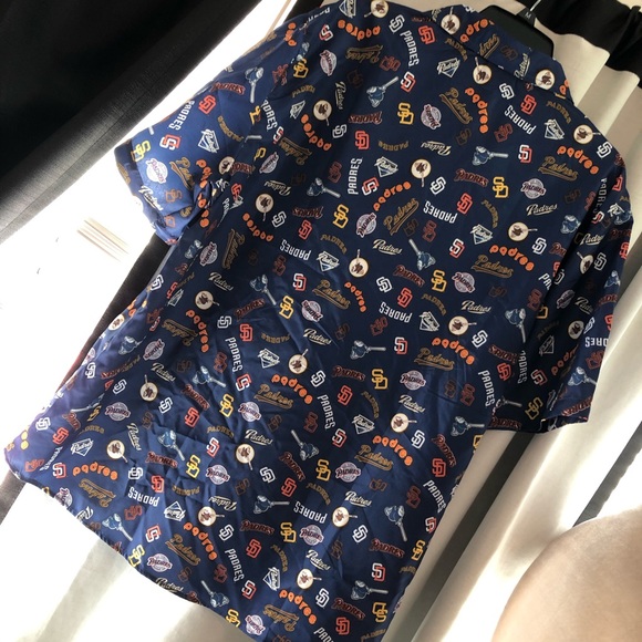 Men’s San Diego Padres Button Down Shirt NWOT - Picture 3 of 5